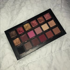 huda beauty rose gold palette